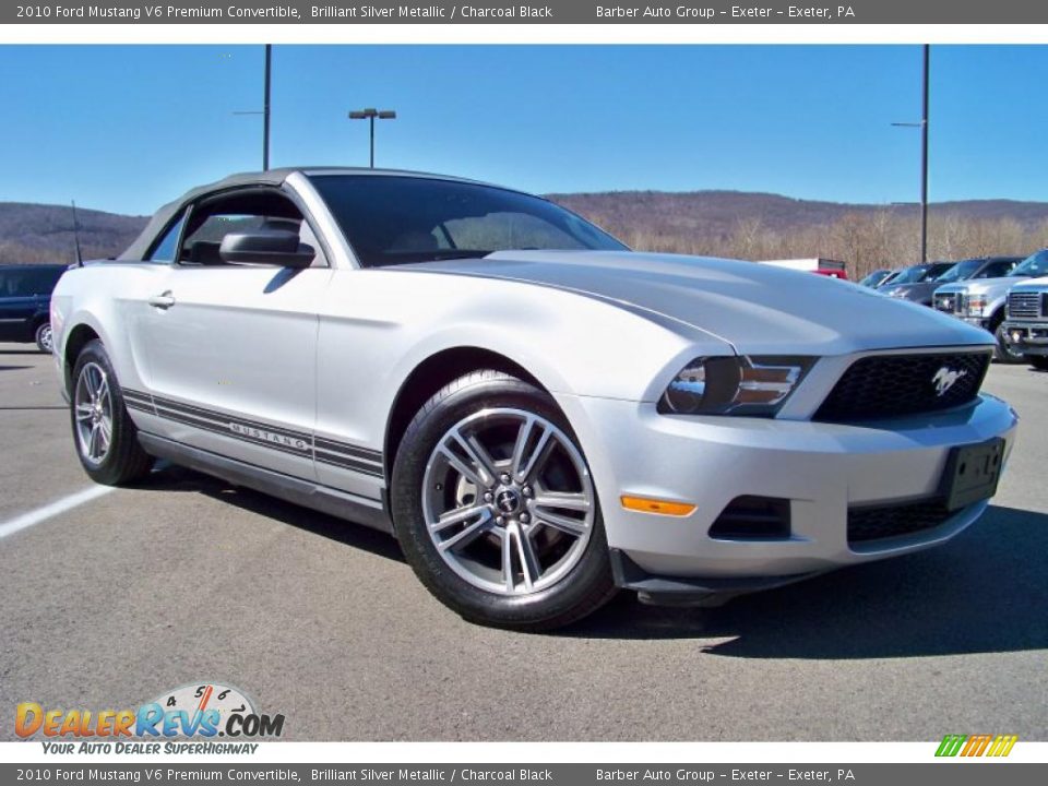 2010 Ford Mustang V6 Premium Convertible Brilliant Silver Metallic / Charcoal Black Photo #26