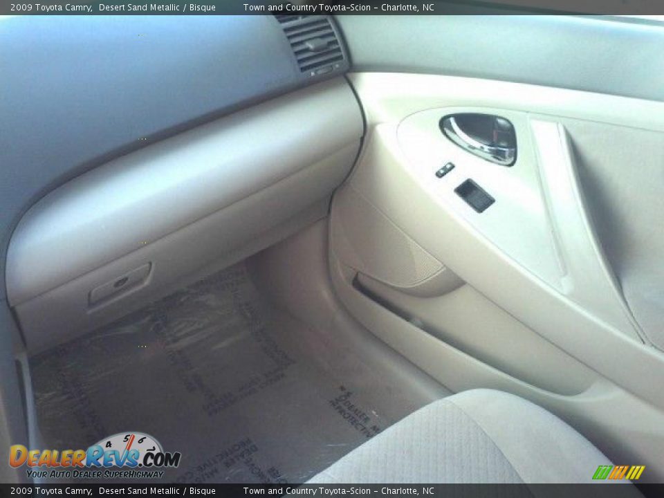 2009 Toyota Camry Desert Sand Metallic / Bisque Photo #11