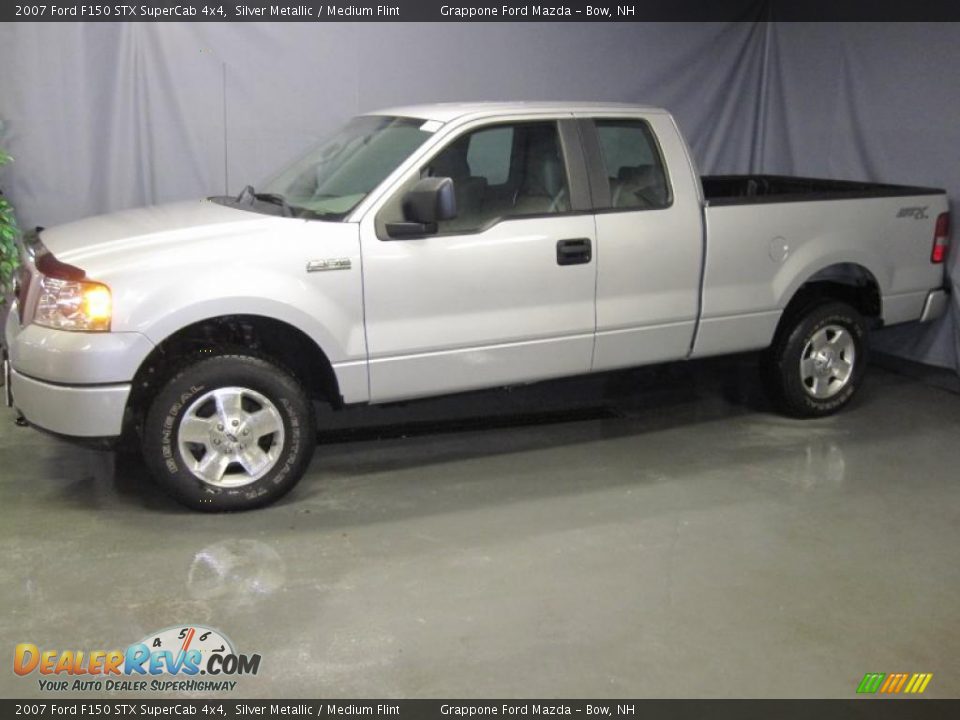 2007 Ford F150 STX SuperCab 4x4 Silver Metallic / Medium Flint Photo #2
