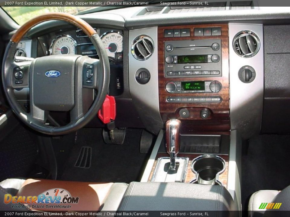 Dashboard of 2007 Ford Expedition EL Limited Photo #16