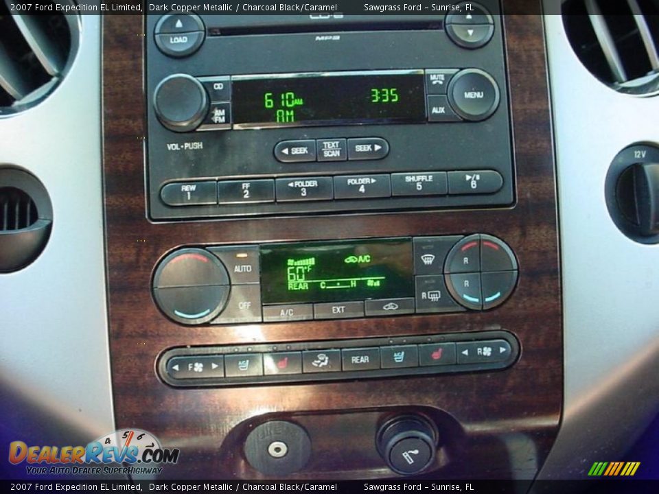 Controls of 2007 Ford Expedition EL Limited Photo #17