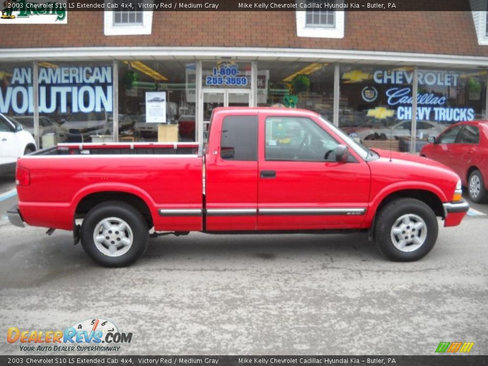 2003 Chevrolet S10 LS Extended Cab 4x4 Victory Red / Medium Gray Photo #2