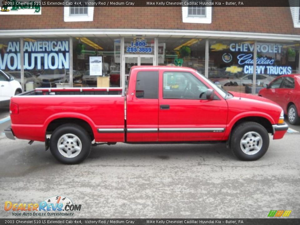 2003 Chevrolet S10 LS Extended Cab 4x4 Victory Red / Medium Gray Photo #2