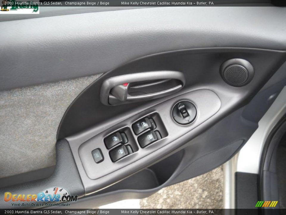 2003 Hyundai Elantra GLS Sedan Champagne Beige / Beige Photo #16