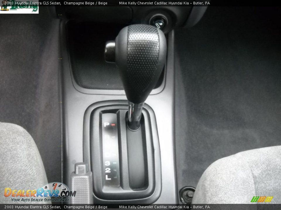 2003 Hyundai Elantra GLS Sedan Champagne Beige / Beige Photo #18