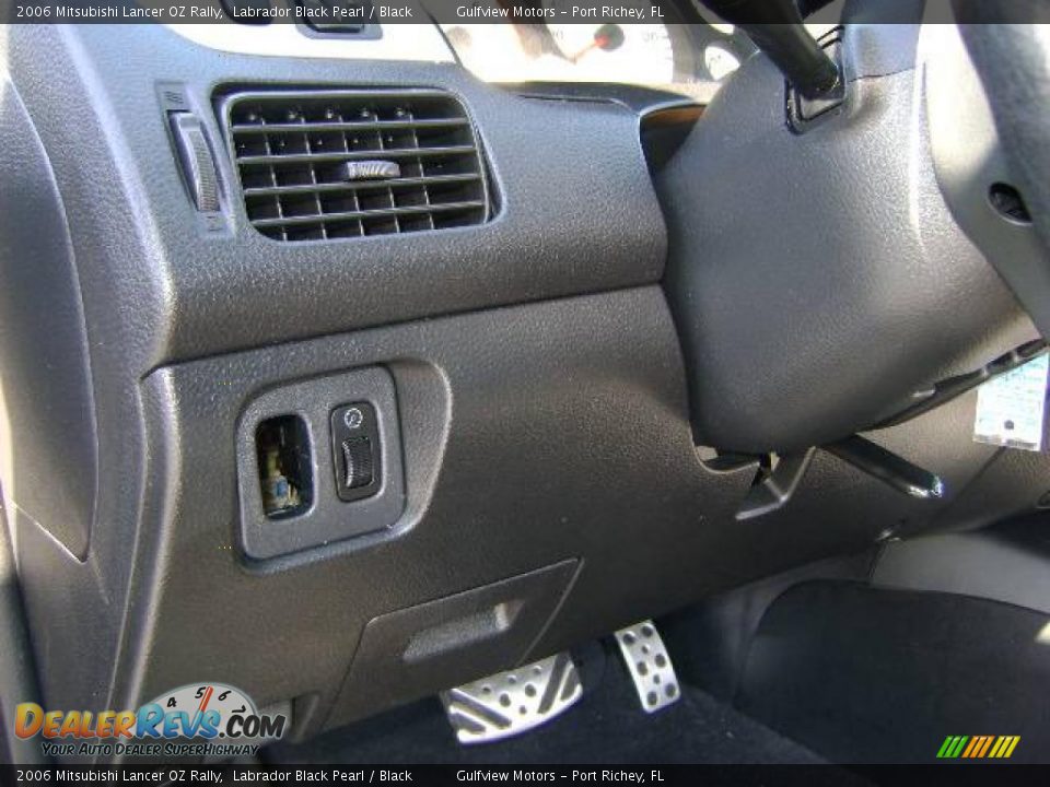 2006 Mitsubishi Lancer OZ Rally Labrador Black Pearl / Black Photo #27