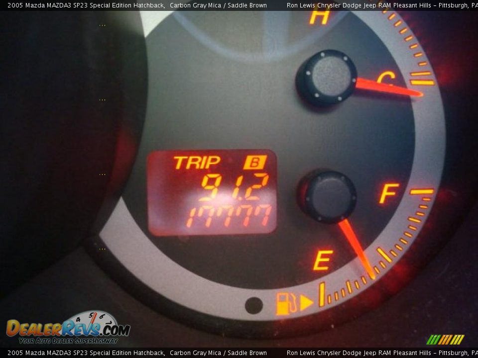 2005 Mazda MAZDA3 SP23 Special Edition Hatchback Carbon Gray Mica / Saddle Brown Photo #25