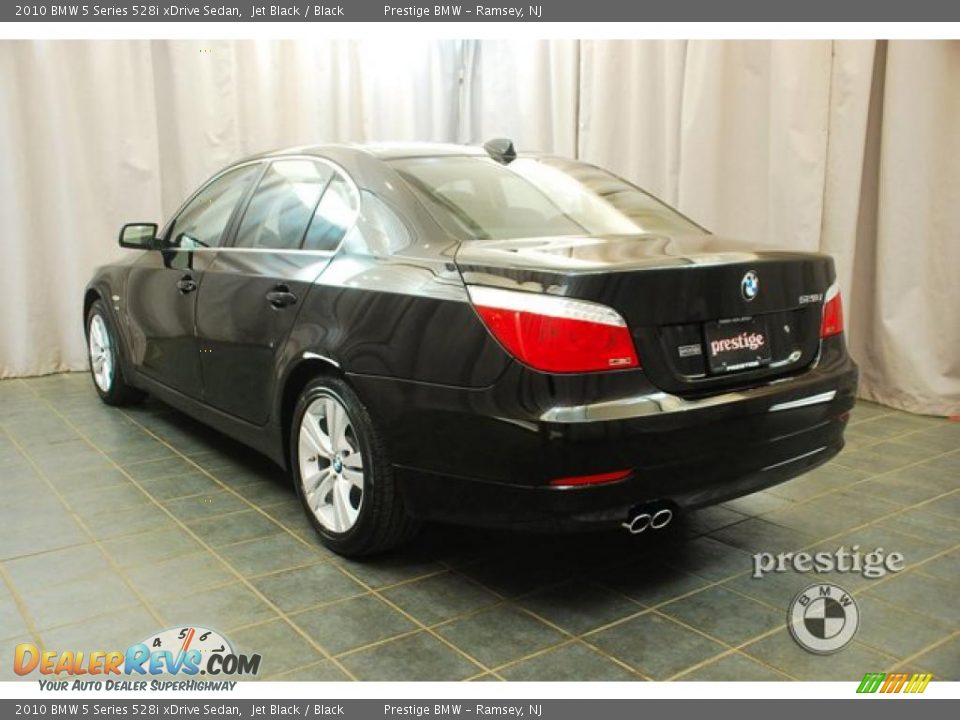 2010 BMW 5 Series 528i xDrive Sedan Jet Black / Black Photo #4