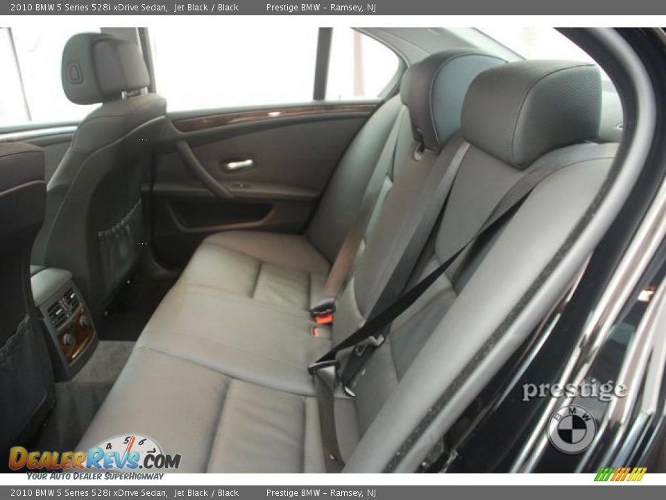 2010 BMW 5 Series 528i xDrive Sedan Jet Black / Black Photo #6