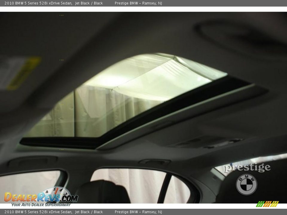 2010 BMW 5 Series 528i xDrive Sedan Jet Black / Black Photo #8