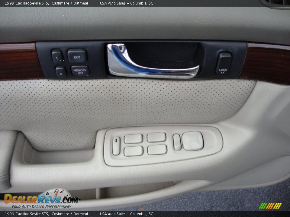 1999 Cadillac Seville STS Cashmere / Oatmeal Photo #19