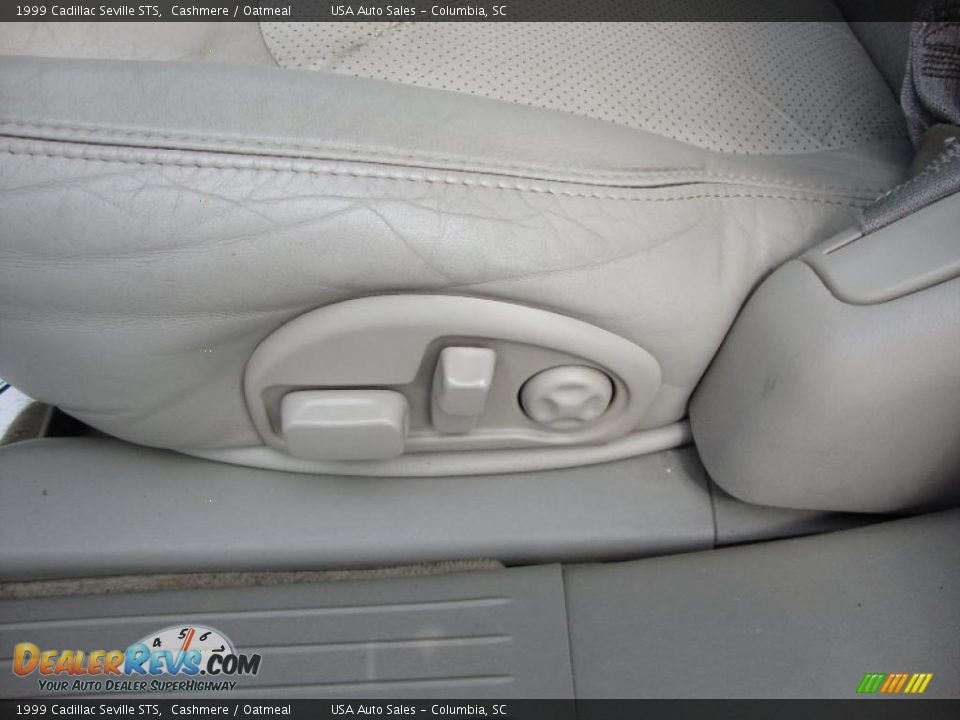 1999 Cadillac Seville STS Cashmere / Oatmeal Photo #21