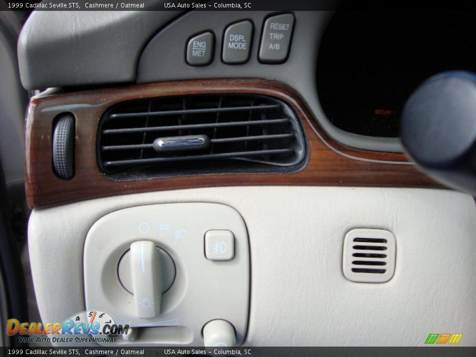 1999 Cadillac Seville STS Cashmere / Oatmeal Photo #22