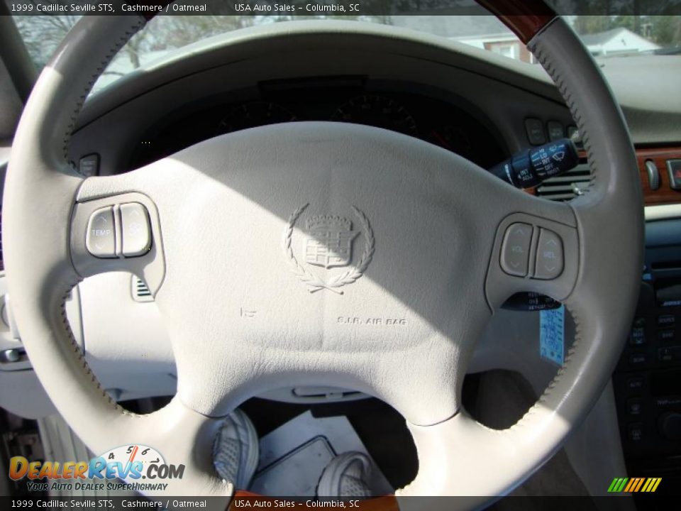 1999 Cadillac Seville STS Cashmere / Oatmeal Photo #25