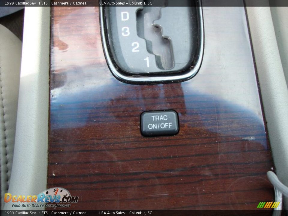1999 Cadillac Seville STS Cashmere / Oatmeal Photo #29
