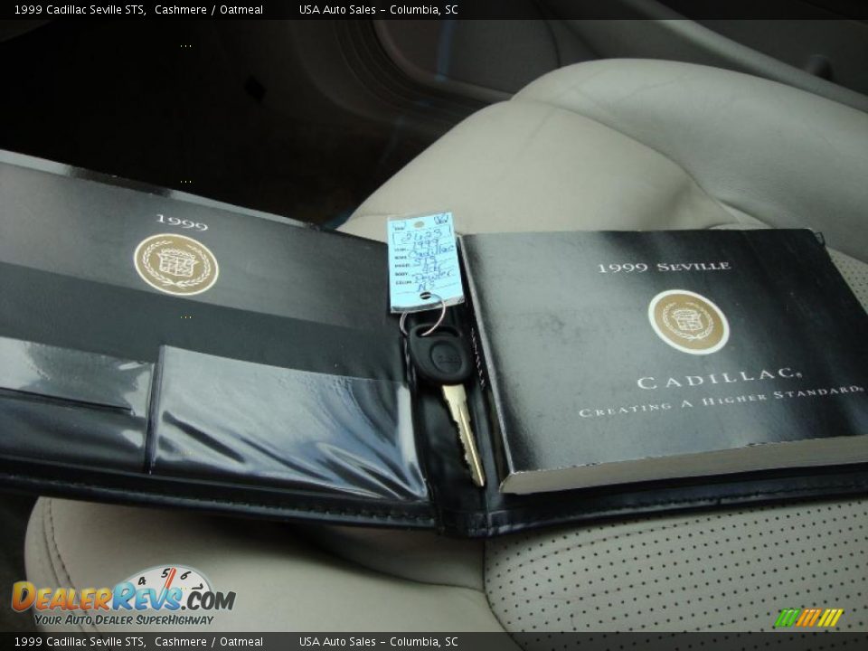 1999 Cadillac Seville STS Cashmere / Oatmeal Photo #30