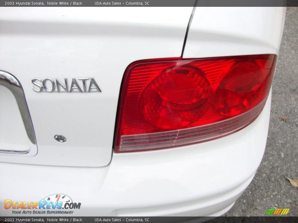 2003 Hyundai Sonata Noble White / Black Photo #17