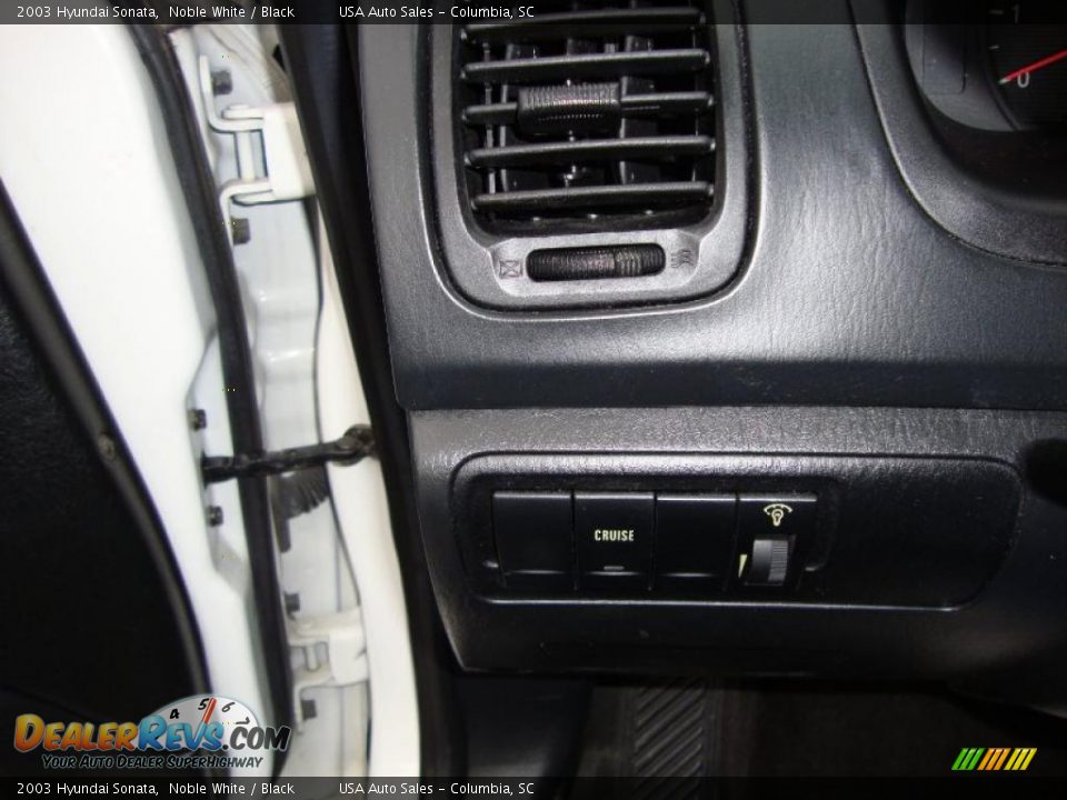 2003 Hyundai Sonata Noble White / Black Photo #23