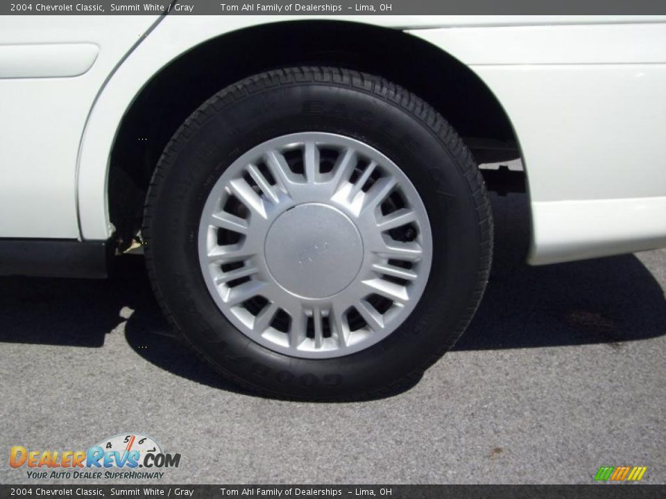 2004 Chevrolet Classic Summit White / Gray Photo #6