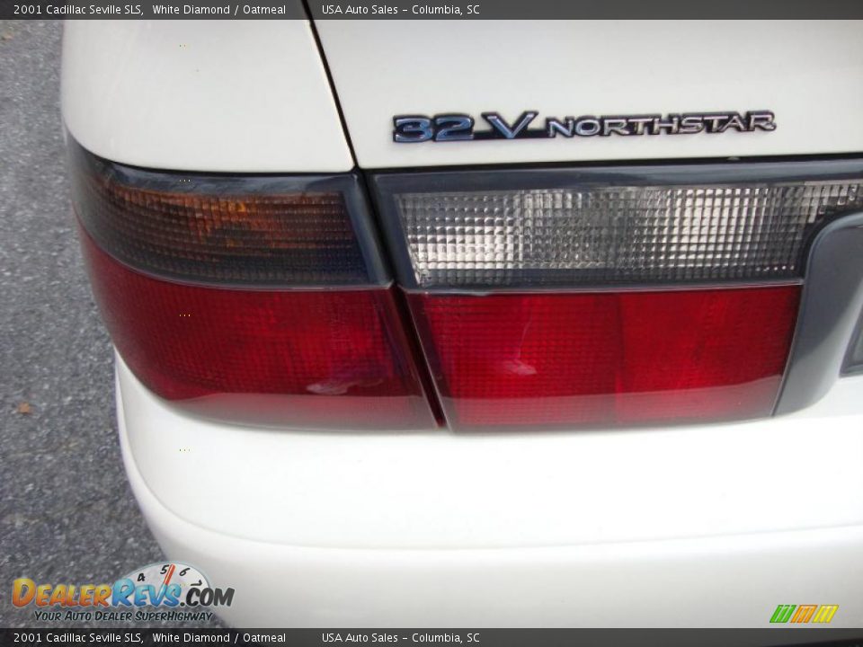 2001 Cadillac Seville SLS White Diamond / Oatmeal Photo #17