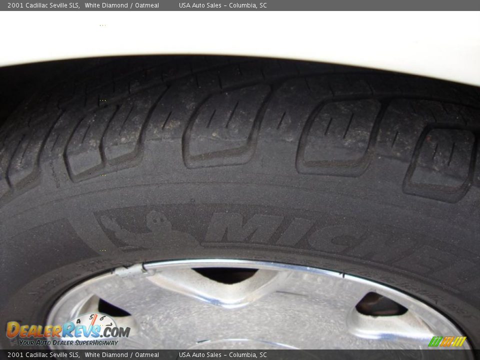 2001 Cadillac Seville SLS White Diamond / Oatmeal Photo #24