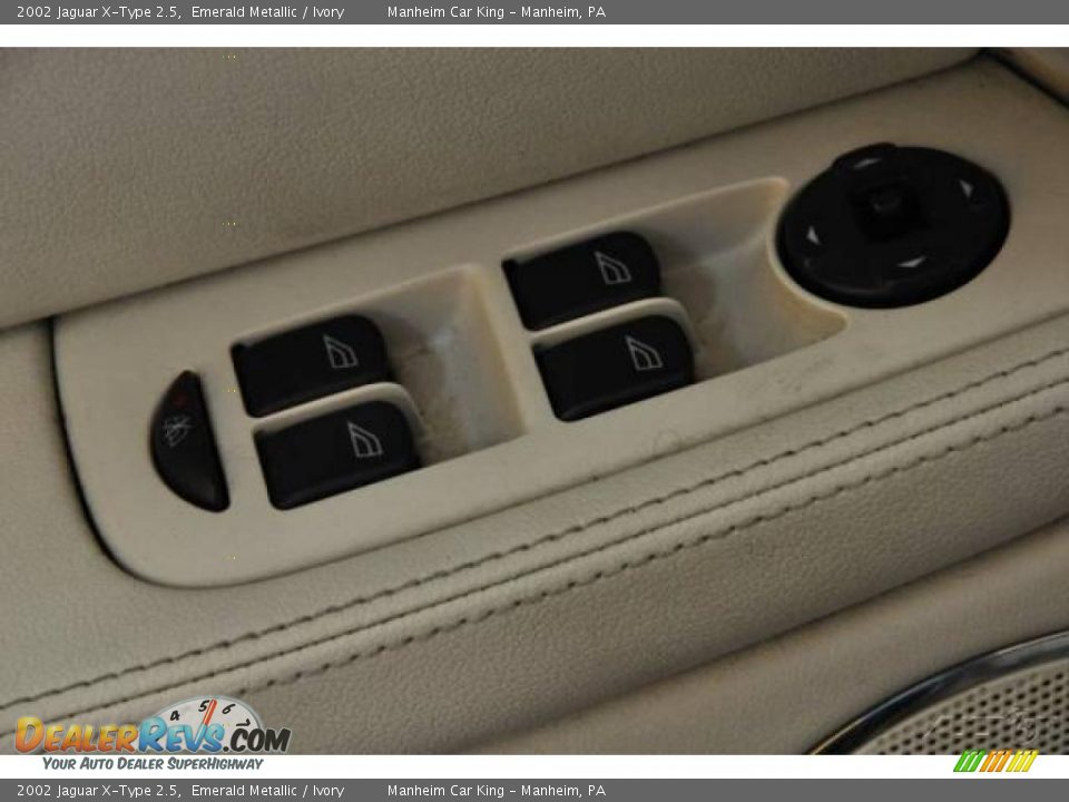 2002 Jaguar X-Type 2.5 Emerald Metallic / Ivory Photo #11
