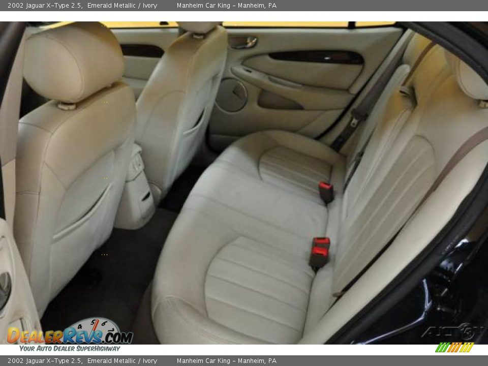 2002 Jaguar X-Type 2.5 Emerald Metallic / Ivory Photo #12