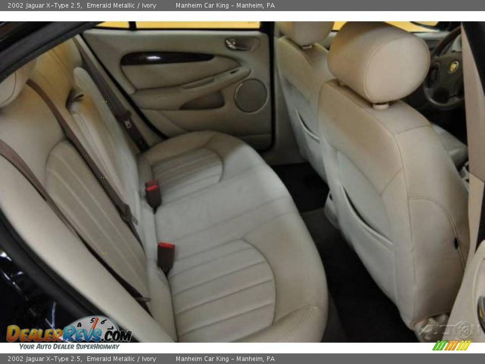 2002 Jaguar X-Type 2.5 Emerald Metallic / Ivory Photo #14