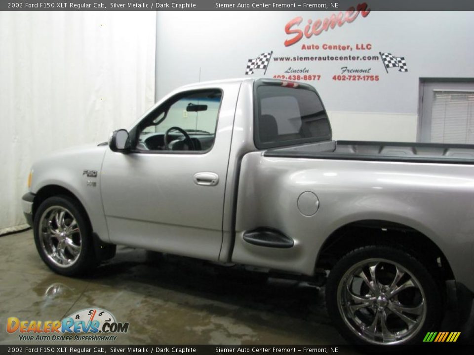 2002 Ford F150 XLT Regular Cab Silver Metallic / Dark Graphite Photo #2