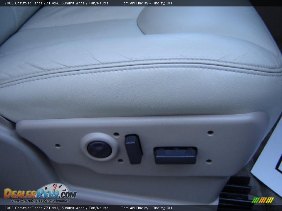 2003 Chevrolet Tahoe Z71 4x4 Summit White / Tan/Neutral Photo #17