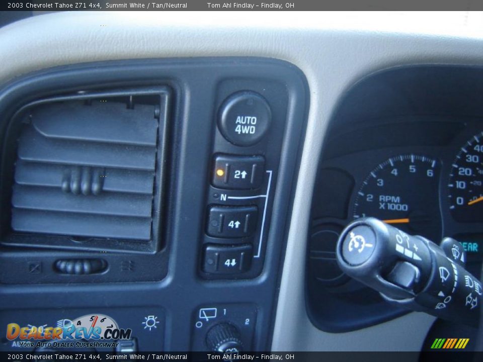 2003 Chevrolet Tahoe Z71 4x4 Summit White / Tan/Neutral Photo #20
