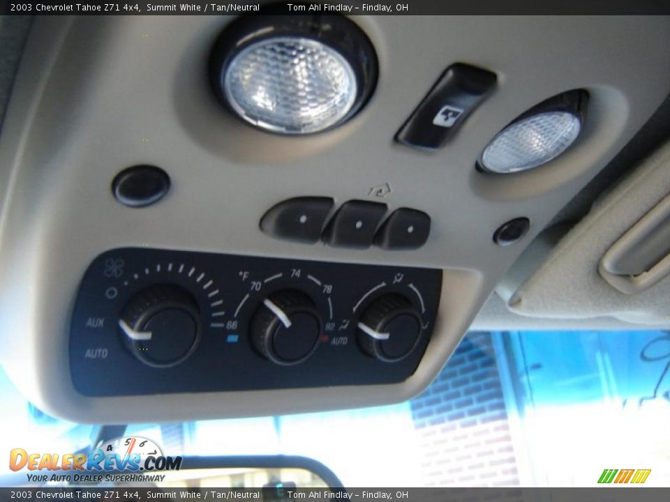 2003 Chevrolet Tahoe Z71 4x4 Summit White / Tan/Neutral Photo #23
