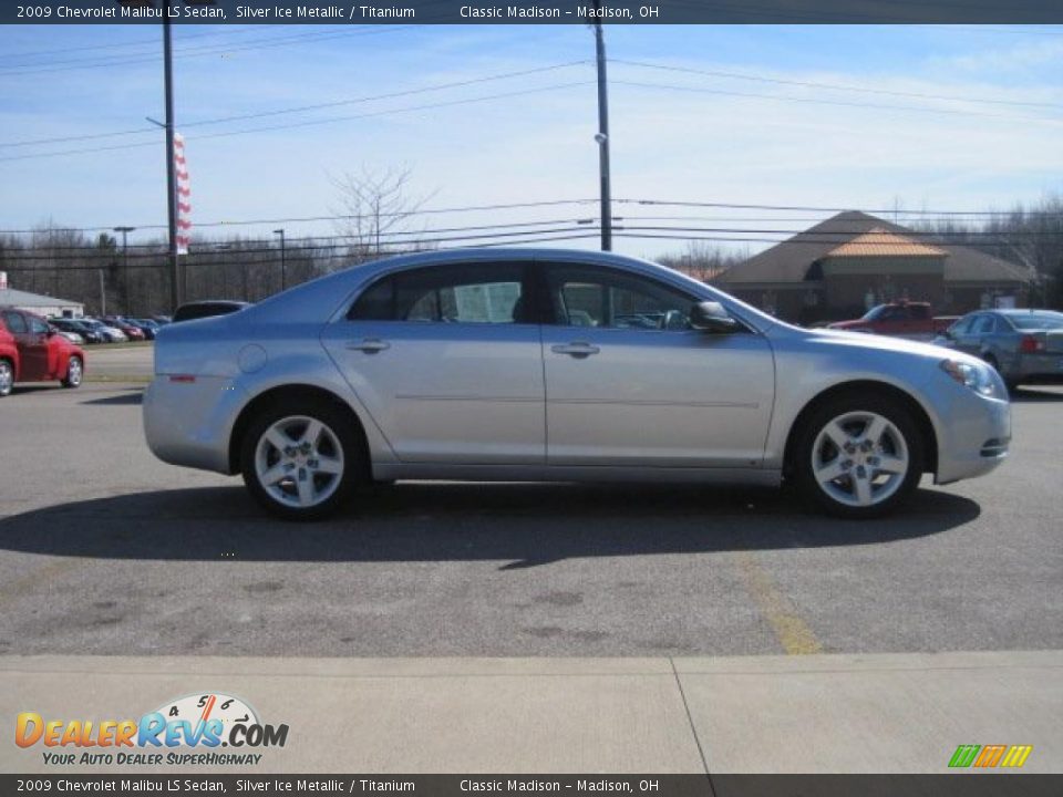 2009 Chevrolet Malibu LS Sedan Silver Ice Metallic / Titanium Photo #4