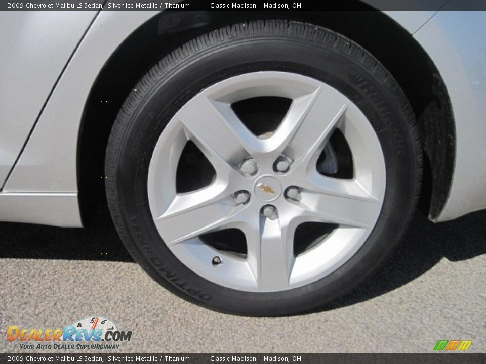 2009 Chevrolet Malibu LS Sedan Silver Ice Metallic / Titanium Photo #8