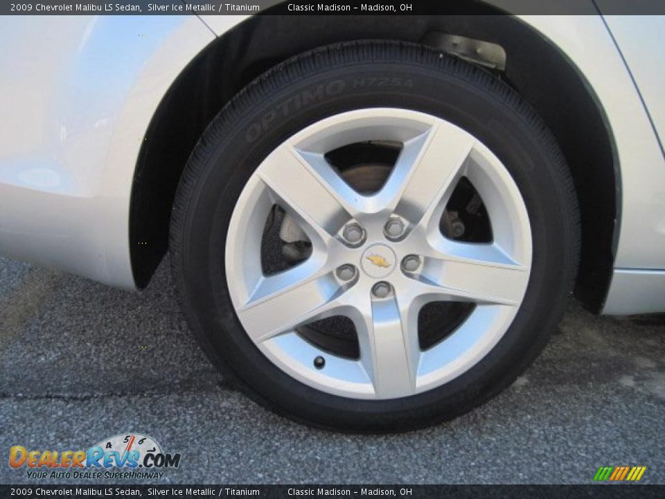 2009 Chevrolet Malibu LS Sedan Silver Ice Metallic / Titanium Photo #9