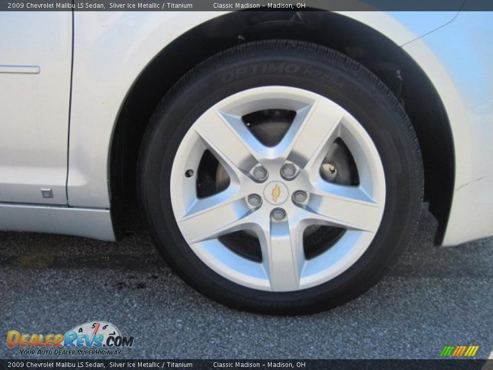 2009 Chevrolet Malibu LS Sedan Silver Ice Metallic / Titanium Photo #10