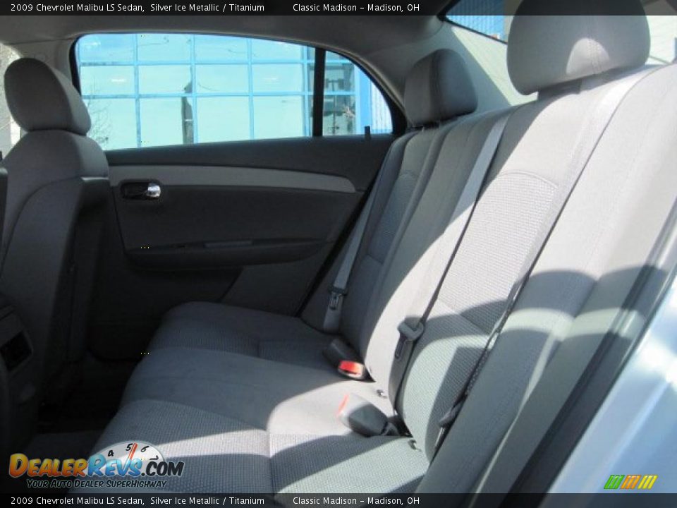 2009 Chevrolet Malibu LS Sedan Silver Ice Metallic / Titanium Photo #15