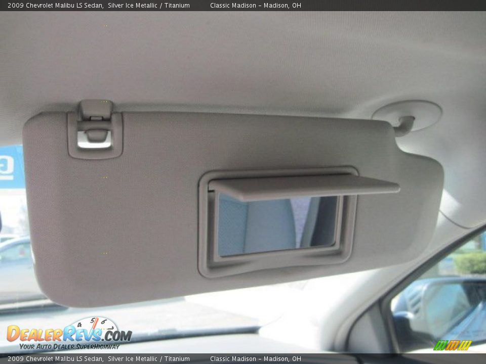 2009 Chevrolet Malibu LS Sedan Silver Ice Metallic / Titanium Photo #22