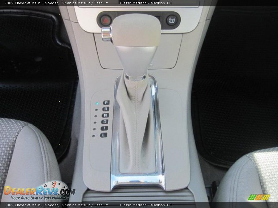 2009 Chevrolet Malibu LS Sedan Silver Ice Metallic / Titanium Photo #25