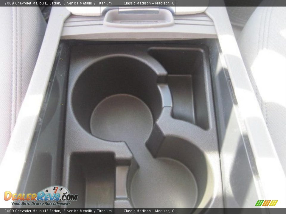 2009 Chevrolet Malibu LS Sedan Silver Ice Metallic / Titanium Photo #26