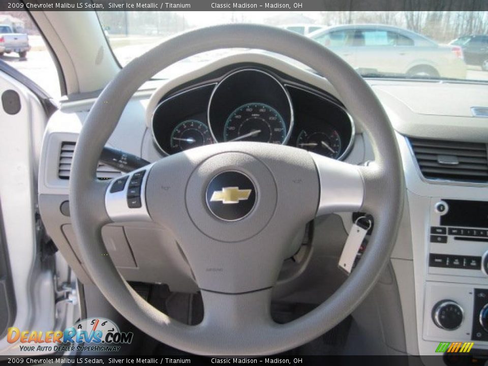 2009 Chevrolet Malibu LS Sedan Silver Ice Metallic / Titanium Photo #28
