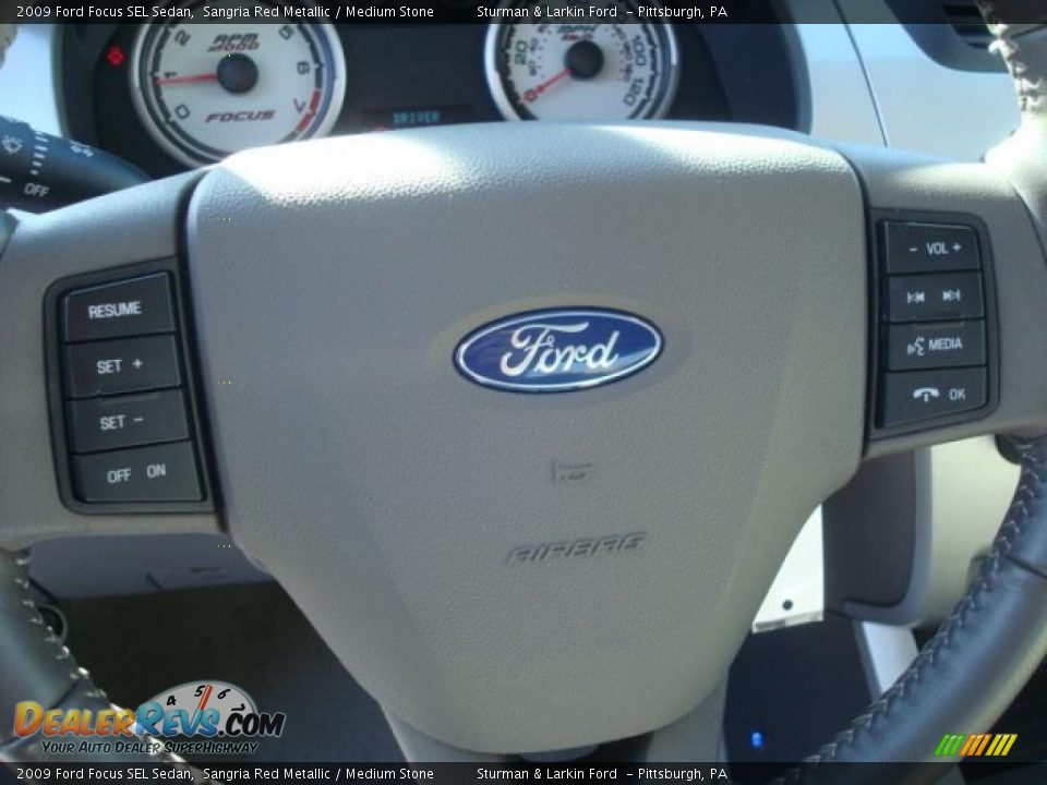 2009 Ford Focus SEL Sedan Sangria Red Metallic / Medium Stone Photo #18