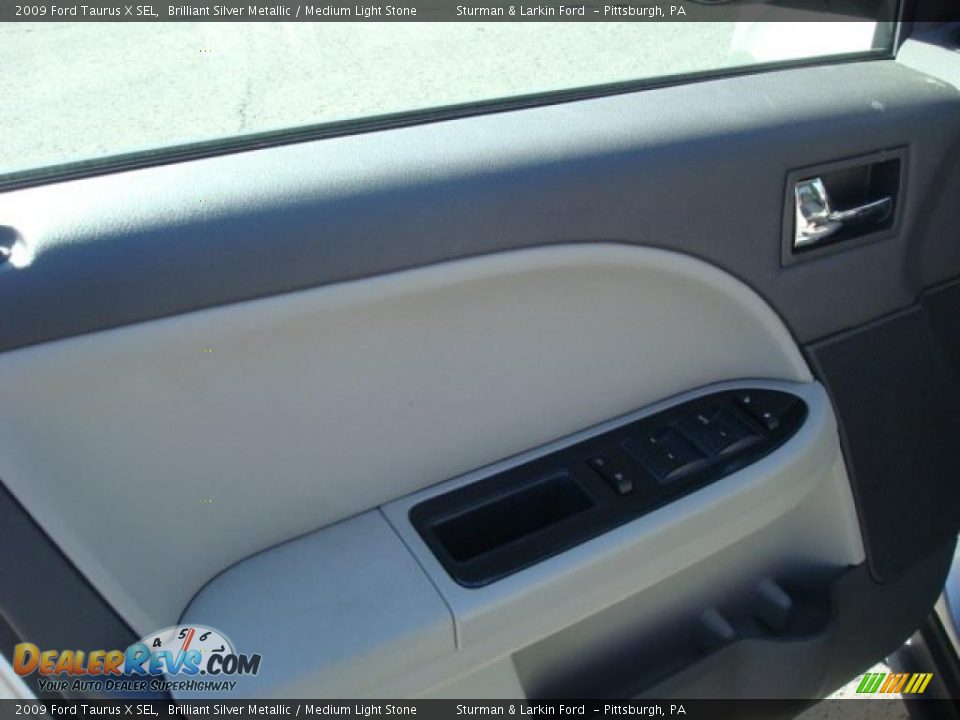 2009 Ford Taurus X SEL Brilliant Silver Metallic / Medium Light Stone Photo #16
