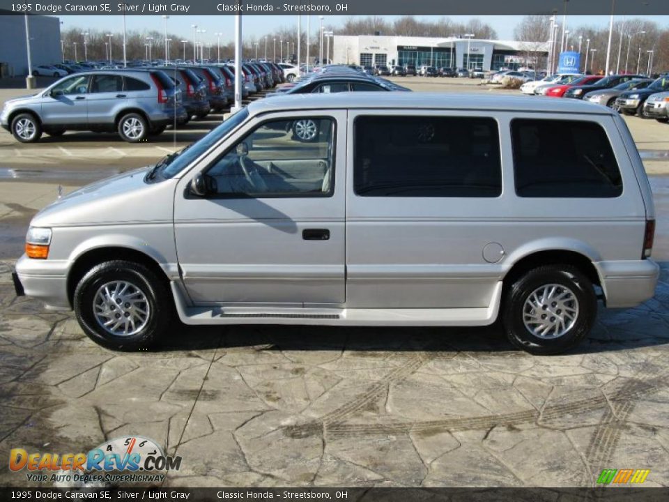 1995 Dodge Caravan SE Silver / Light Gray Photo #4