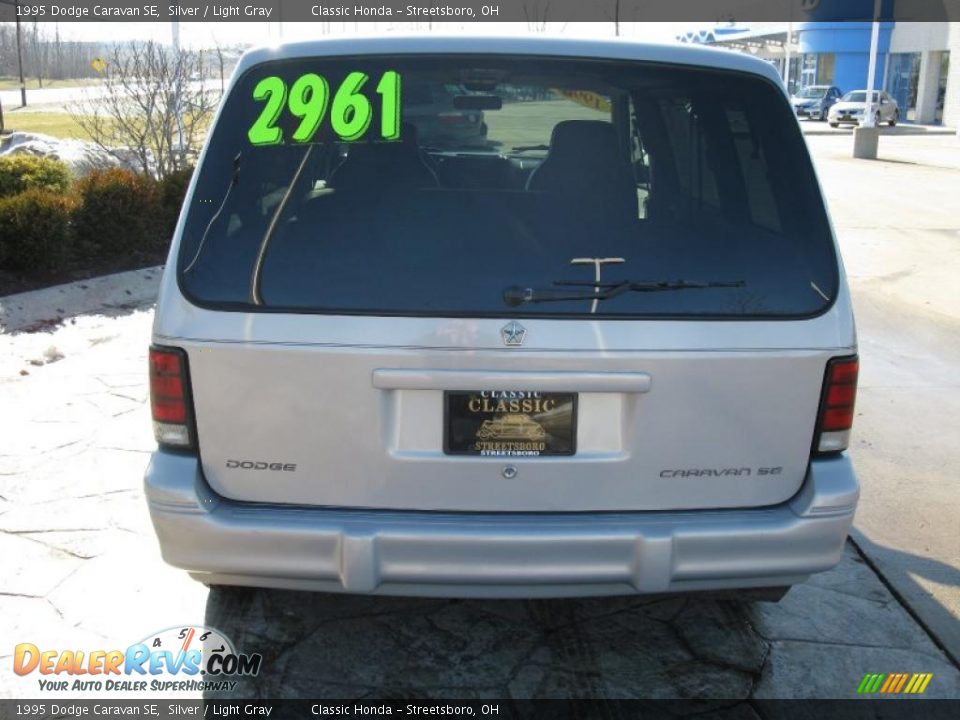 1995 Dodge Caravan SE Silver / Light Gray Photo #6