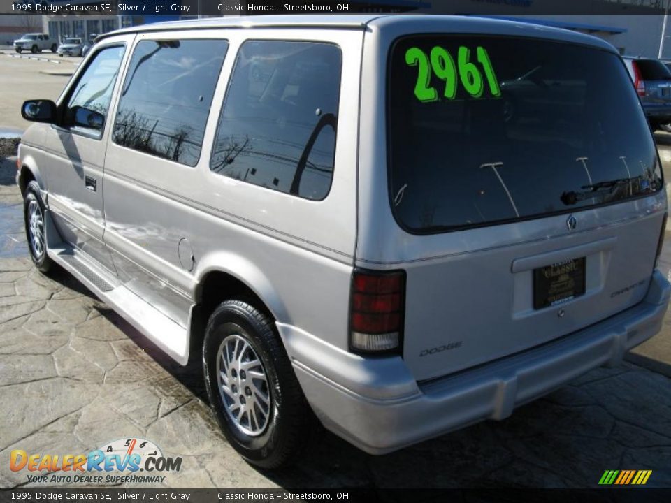 1995 Dodge Caravan SE Silver / Light Gray Photo #7