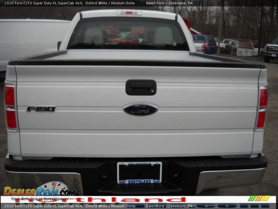 2010 Ford F250 Super Duty XL SuperCab 4x4 Oxford White / Medium Stone Photo #7