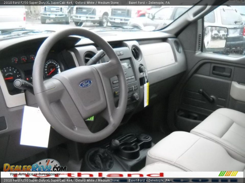 2010 Ford F250 Super Duty XL SuperCab 4x4 Oxford White / Medium Stone Photo #10