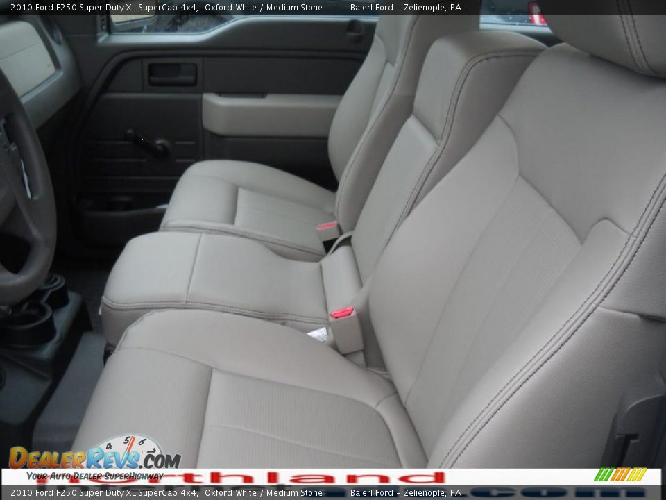 2010 Ford F250 Super Duty XL SuperCab 4x4 Oxford White / Medium Stone Photo #11