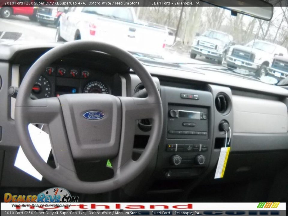 2010 Ford F250 Super Duty XL SuperCab 4x4 Oxford White / Medium Stone Photo #14